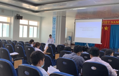 Bệnh viện Sản-Nhi tỉnh tổ chức tập huấn hướng dẫn phòng ngừa lây nhiễm n-CoV
